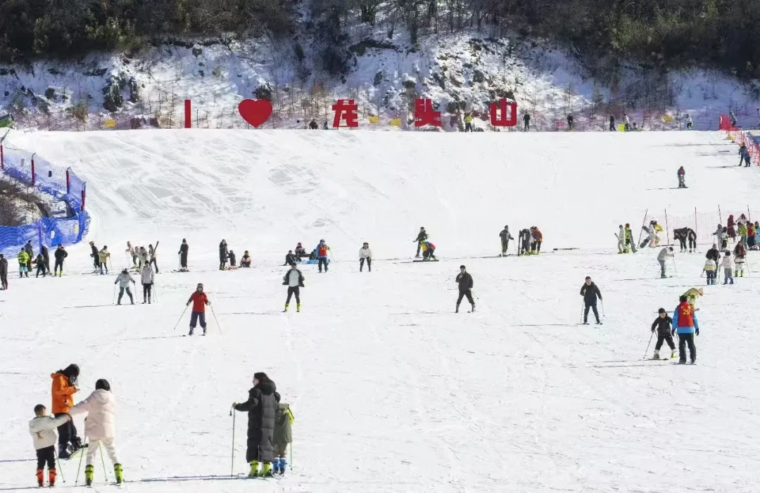人气火,经济旺!汉中高颜值冰雪出圈→