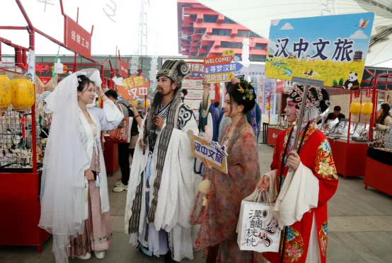中国华服周!汉中文旅IP亮相上海→
