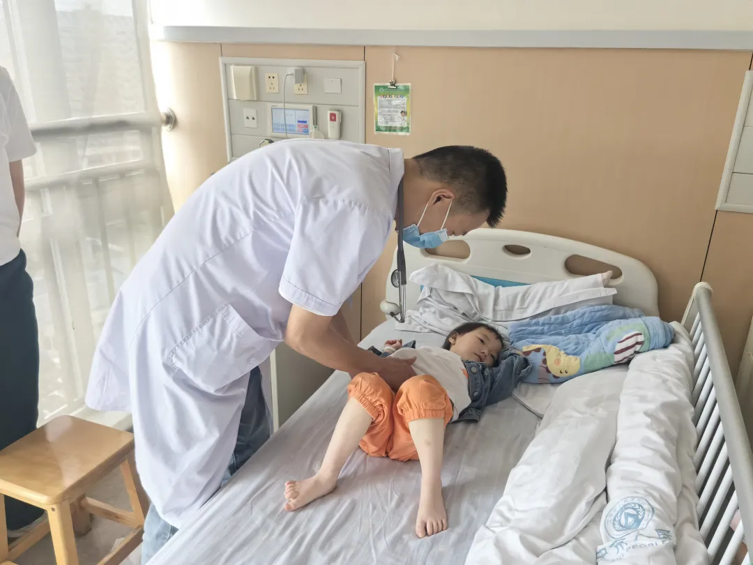 汉台:“五四”青年节 那些坚守岗位的“青春力量”