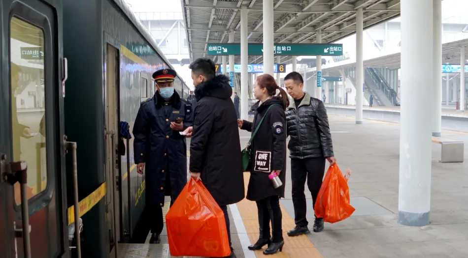 新春走基层｜护航春运 群众出行有保障