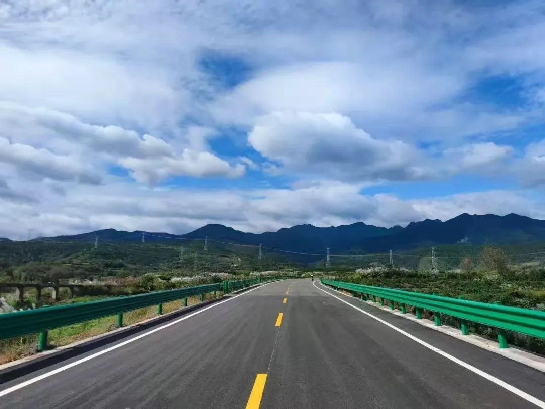汉台区农村路焕新升级，更宽更美更富民