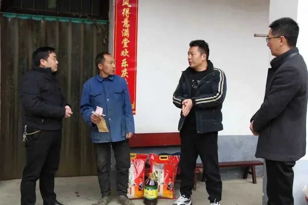 事发汉中！寒冬跳河救人！为他点赞！