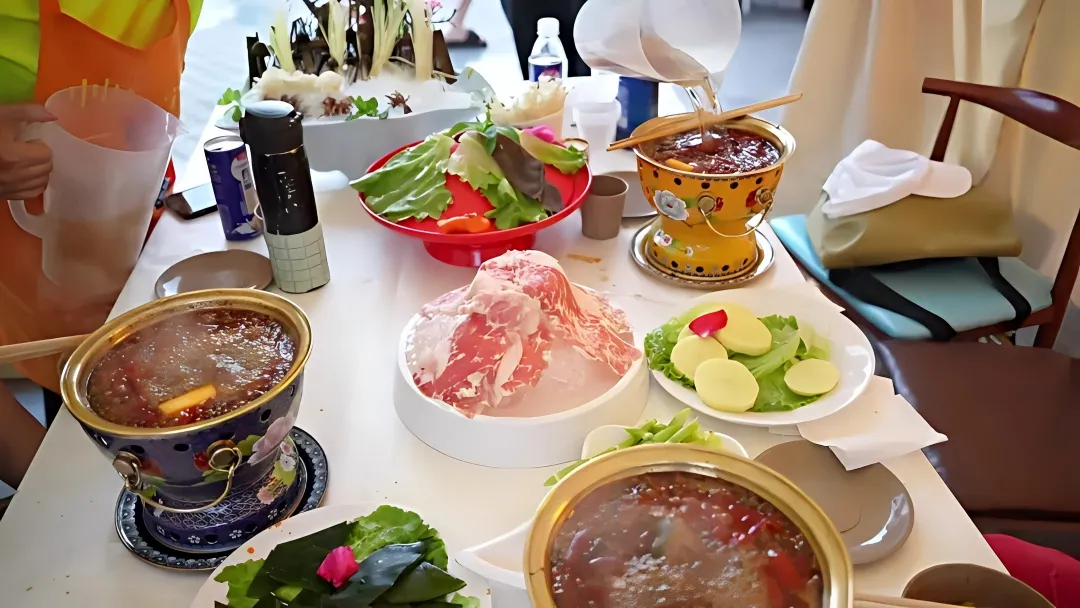 第三届宁强羌族火锅美食季明日火热开涮→