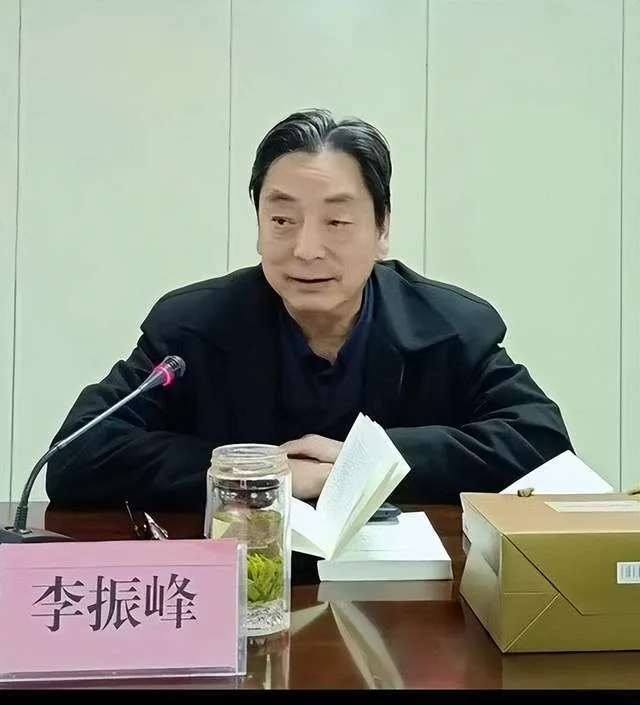 李振峰:纵横正有凌云笔——读朱军长篇小说《蓝色经纬》