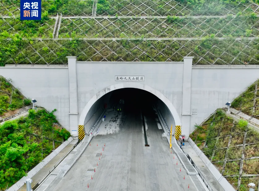 陕南这条高铁全线隧道贯通!预计明年通车!