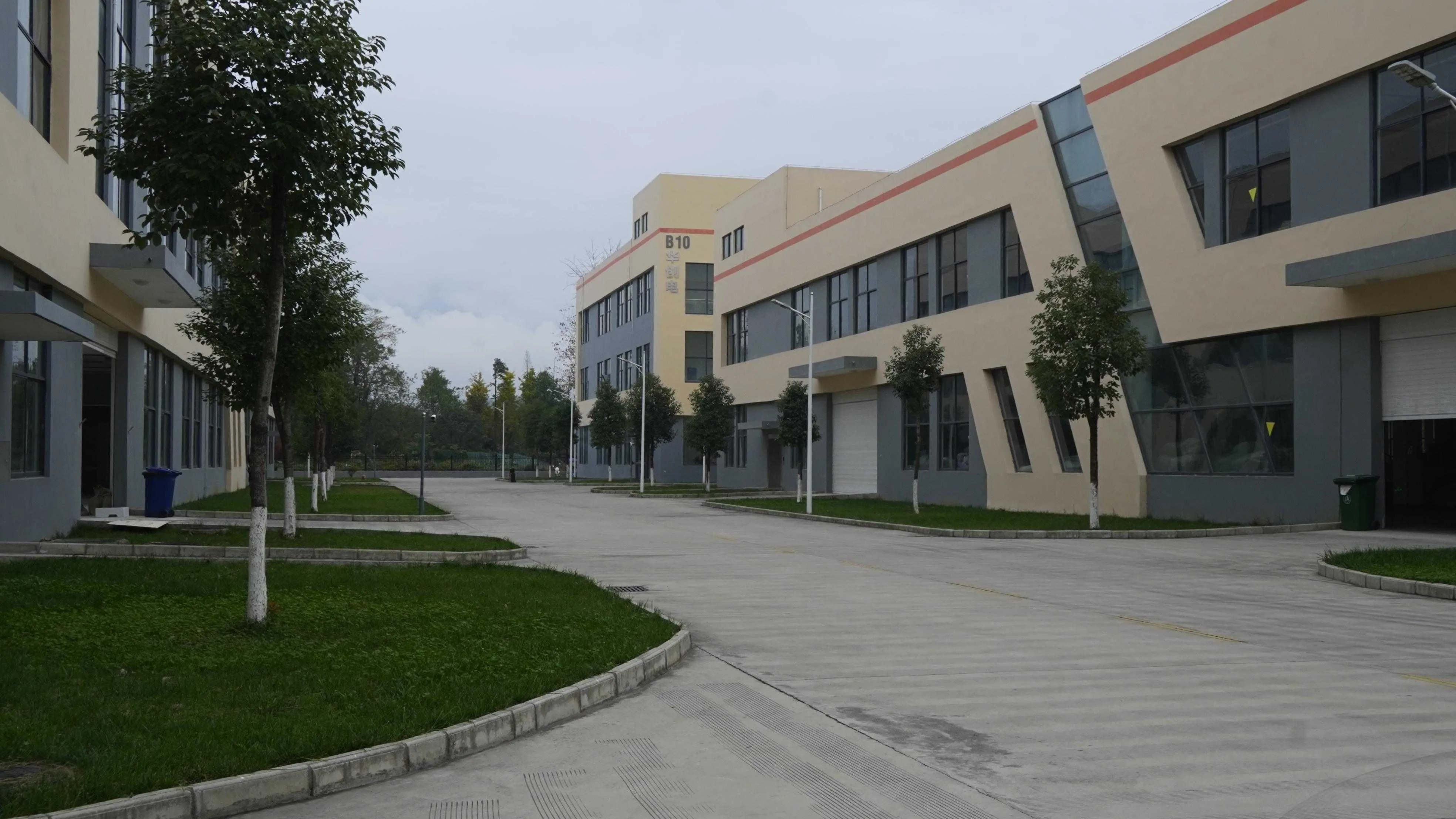 走进园区看变化!2023网络媒体看西乡主题采访活动顺利举行