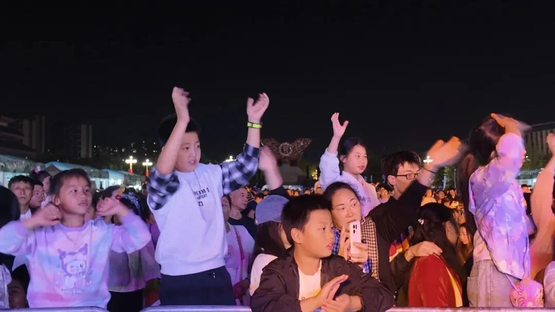 汉中街头”炸场”了！这波潮舞太上头