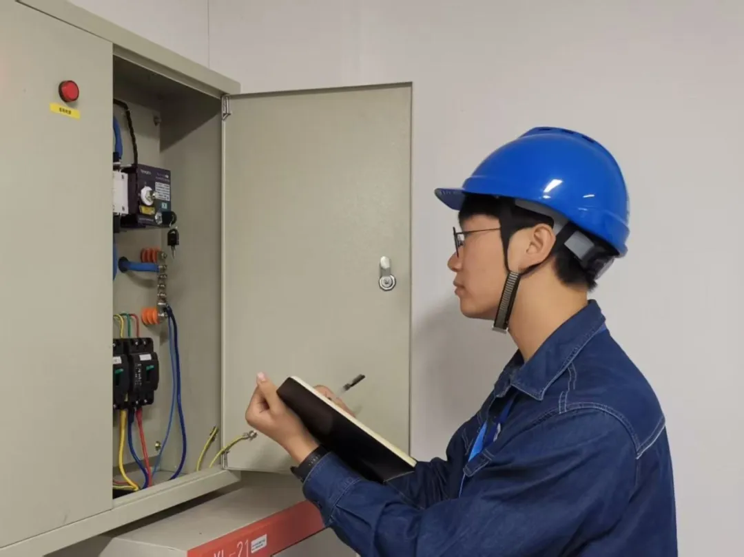 最美奋斗者 | 祁贇:以青春之我,筑万家灯火