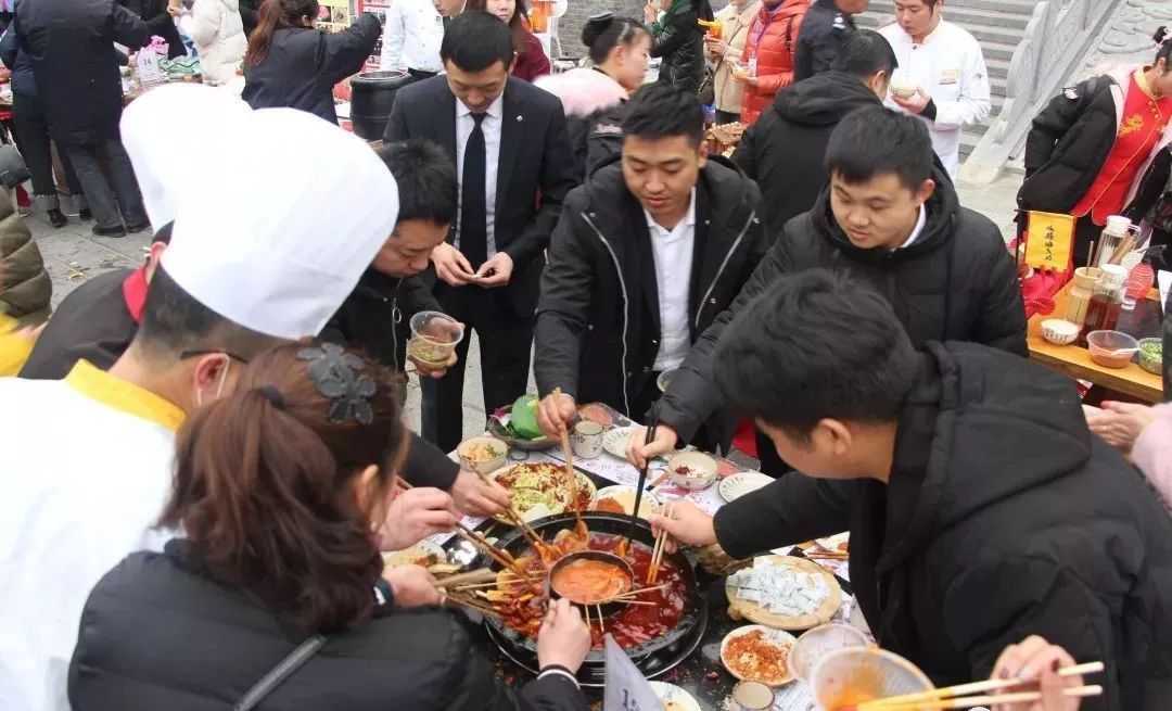汉中市首届火锅文化厨师交流大赛圆满落幕！
